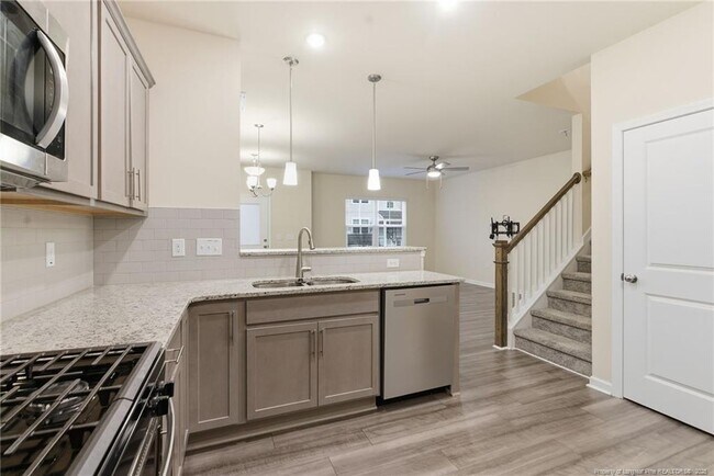 Building Photo - 245 Ribbon Rail St