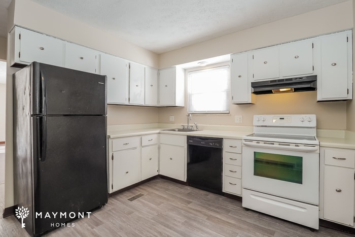 Building Photo - 3471 Simmons Dr