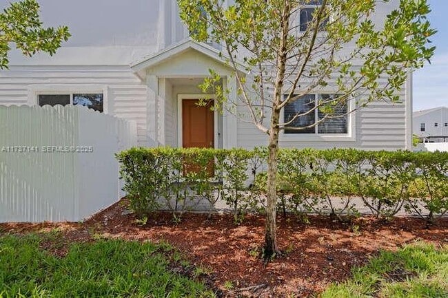 Building Photo - 1755 SE 9th Terrace