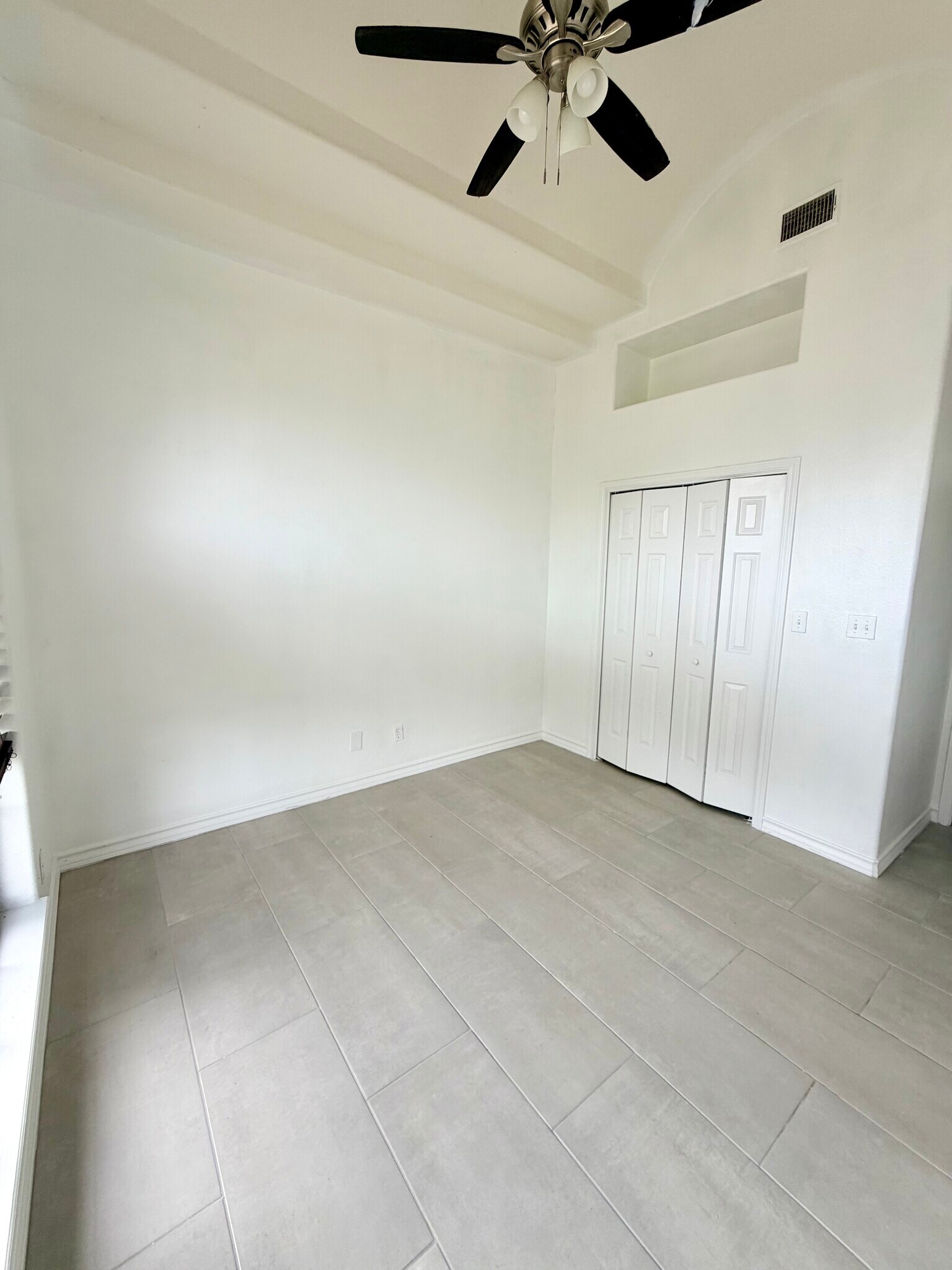 Building Photo - 1707 Crown Pointe Blvd