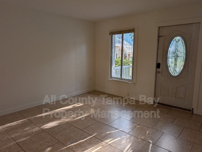 Building Photo - 4230 36th Ave S