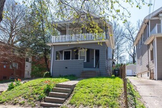 Building Photo - Duplex Home in Norwood