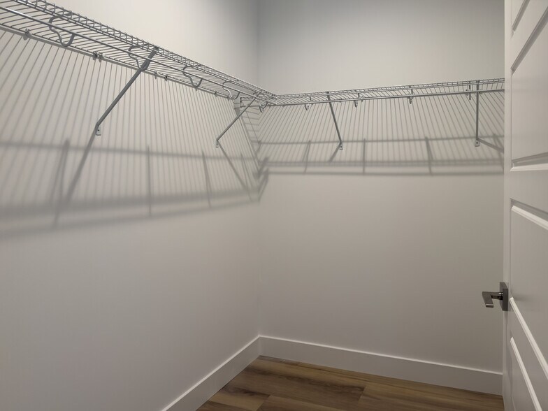 Building Photo - 4502 Legends Dr