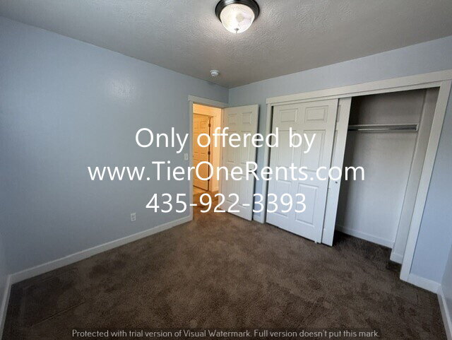 Building Photo - NO DEPOSIT option available for qualified renters!