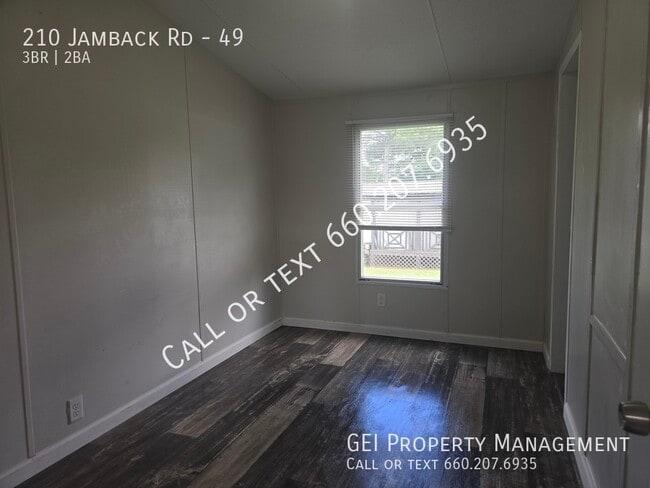 Building Photo - 210 Jamback Rd