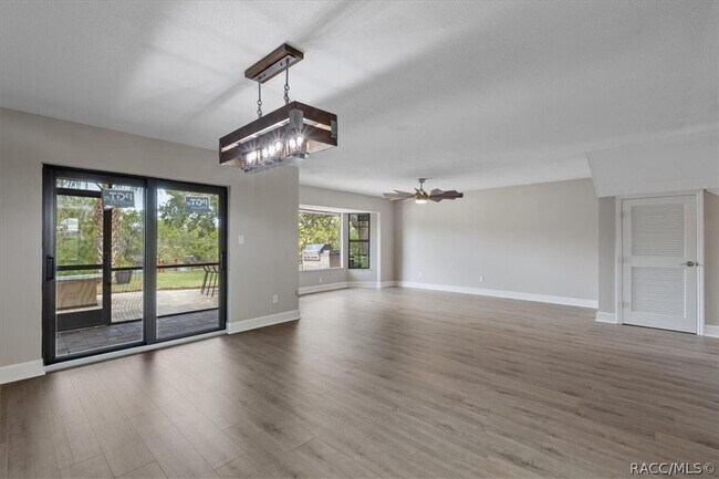 Building Photo - 11310 W Bayshore Dr