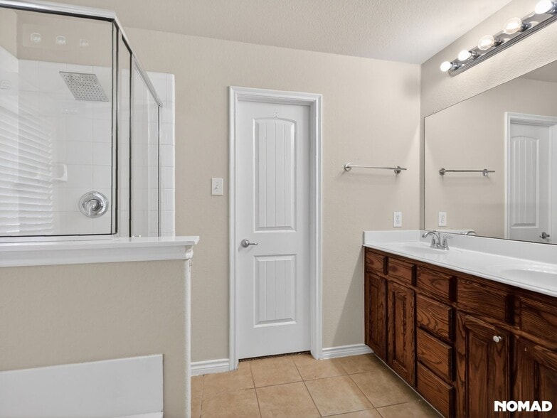 Building Photo - 2131 Colby Ln