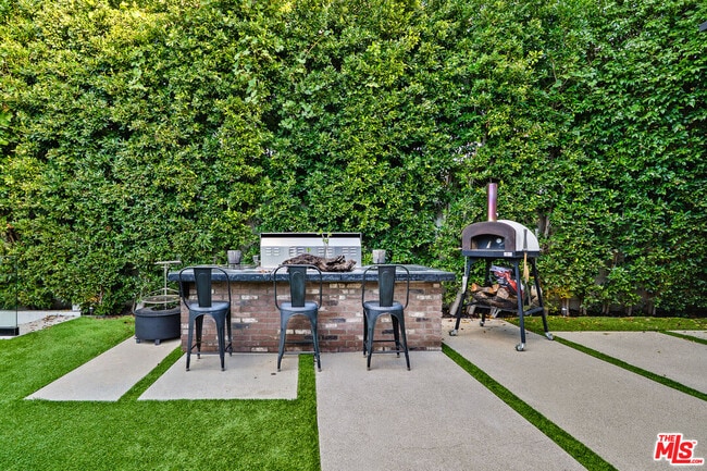 Building Photo - 15645 Woodvale Rd