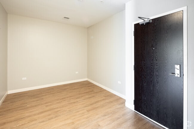 2BR, 3BA 1453SF- Live Work Space- Den - HIGHPOINT Clarendon Hills