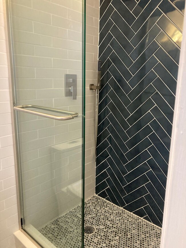 Building Photo - 5101 Spruce Ave