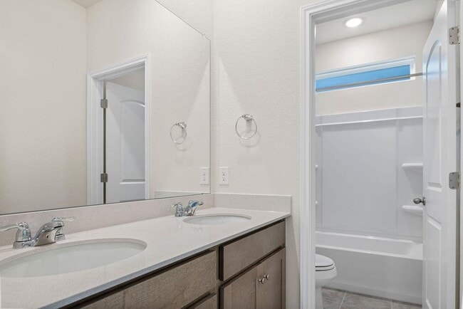 Building Photo - 108 Woodrow Ln