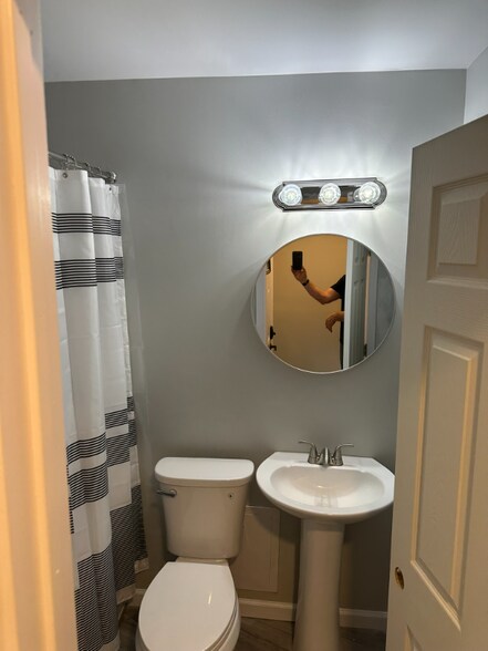 Building Photo - 43 Russett Ln