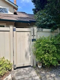 Building Photo - 2 Bed/ 1.5 Bath Condo with 2 car Garage