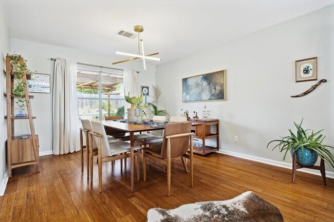 Building Photo - 1116 Collinwood W Dr