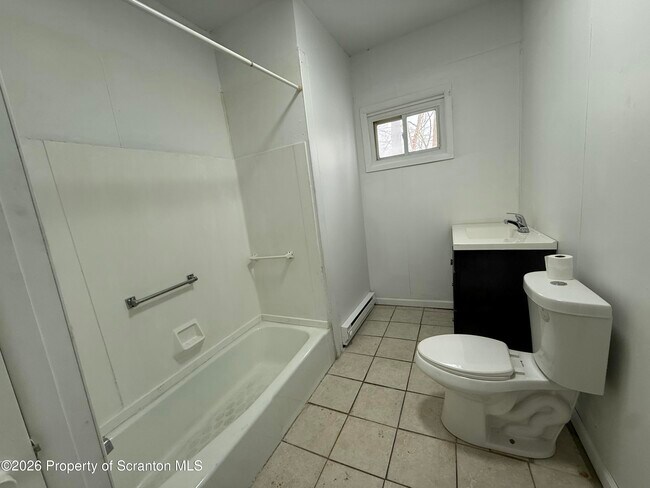 Building Photo - 375 Grove St