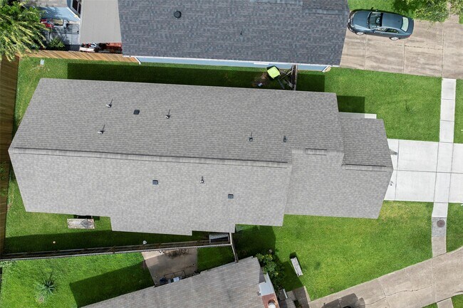 Building Photo - 17807 Glenwolf Dr