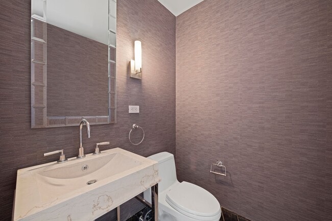 Building Photo - 80 Columbus Cir