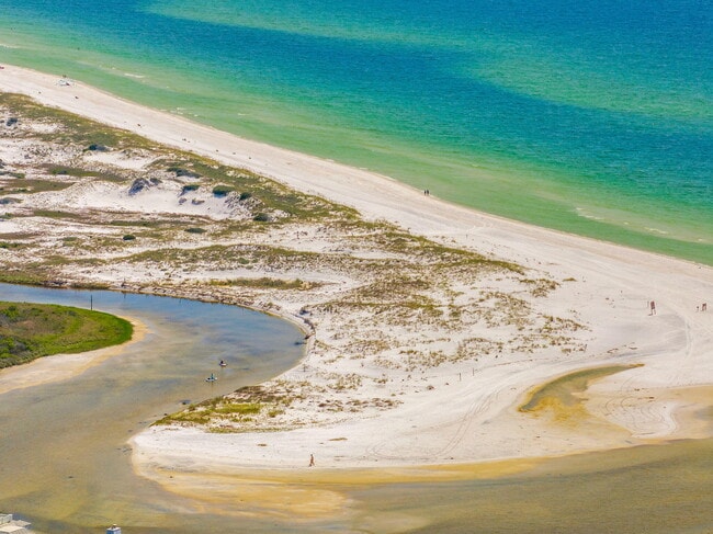 Building Photo - 1732 W County Hwy 30A