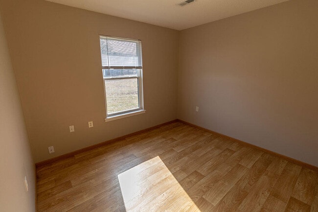 Building Photo - 1542 Florence Dr