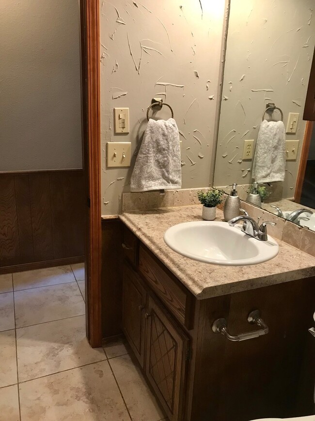 Building Photo - Updated 4 Bedroom Home in Harvest Hills