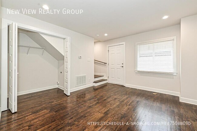 Building Photo - 215 S Gardner Ave