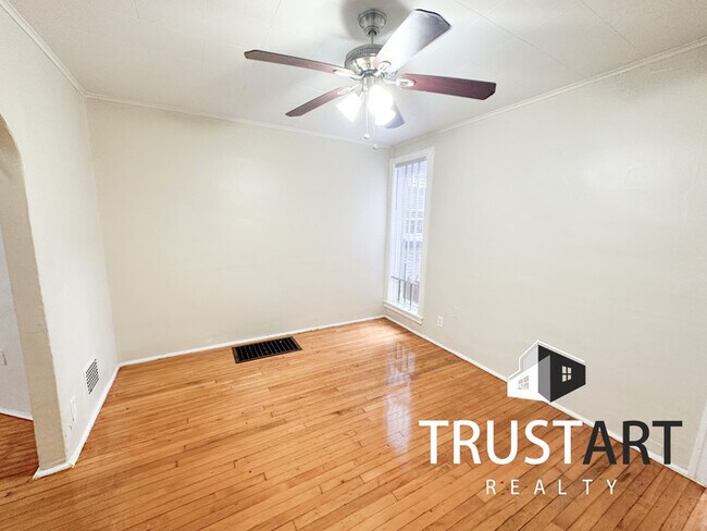 Building Photo - 3 bedroom House in Olney Oaklane, Philadel...