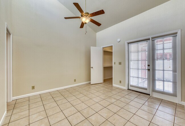 Building Photo - Wonderful 3 bedroom close minutes to ASU!!...