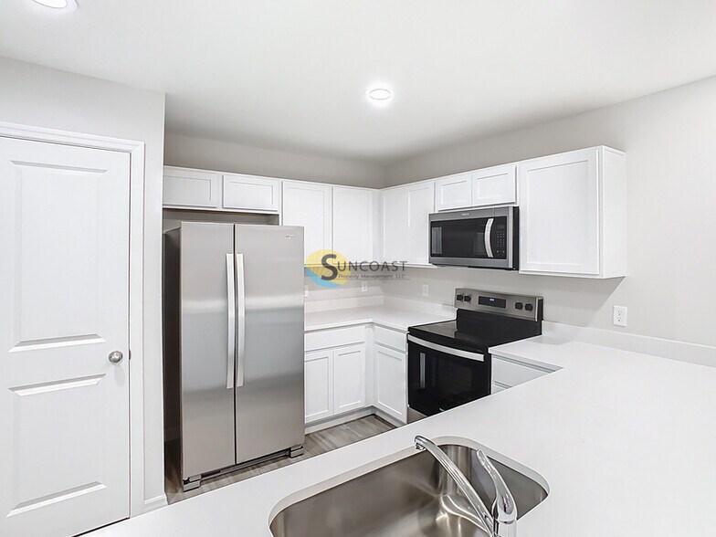 Building Photo - 3821 SW 43rd Ct