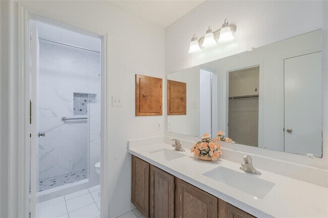 Building Photo - 5026 Algernon Dr