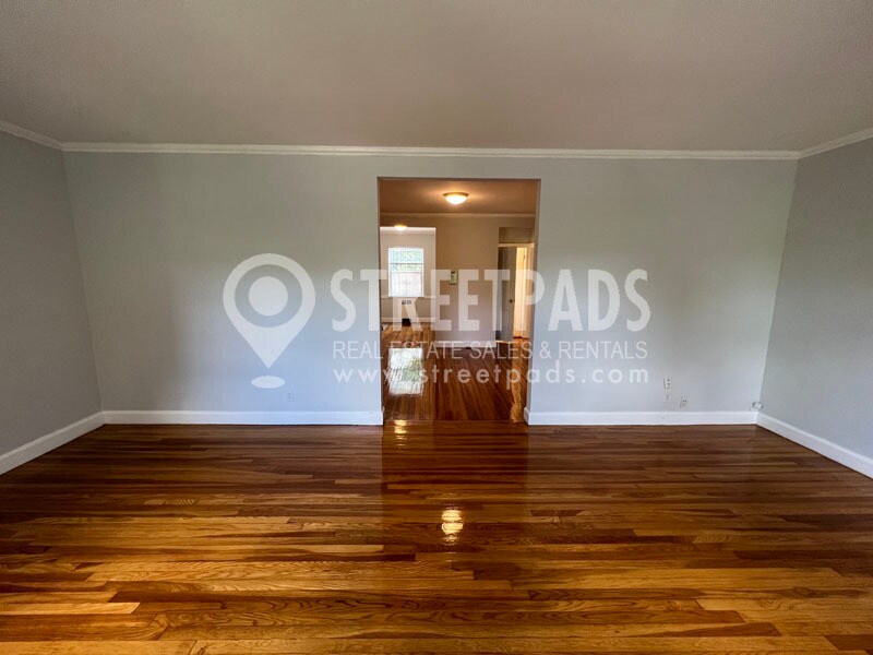 Building Photo - 1151 Beacon St