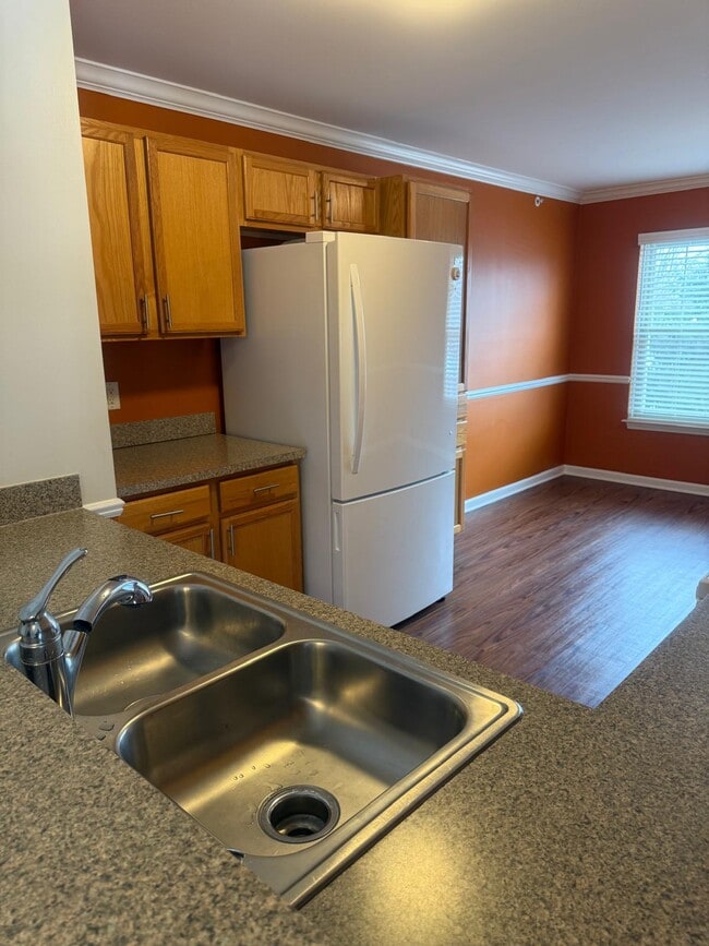 Building Photo - 7438 Lacy Dr