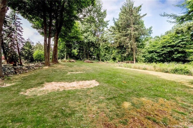 Building Photo - 143 Ponus Ave