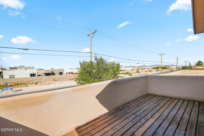 Building Photo - 695 Paseo del Mar Dr