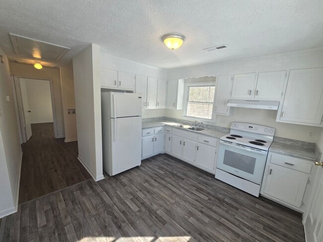 Building Photo - 2 bedroom duplex in Prince George County