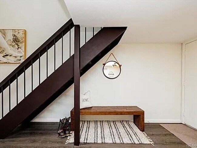 Building Photo - Flexible Condo Living with Loft near Golden!!!