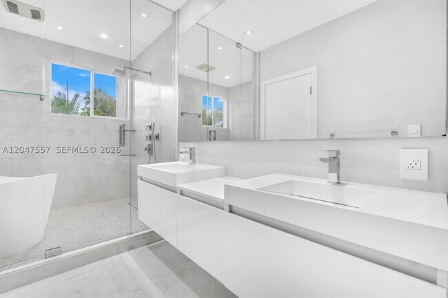 Building Photo - 21391 Marina Cove Cir