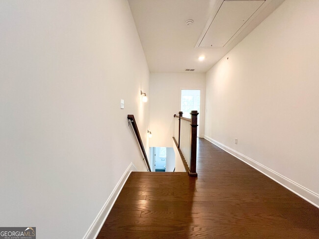 Building Photo - 6605 Beacon Dr