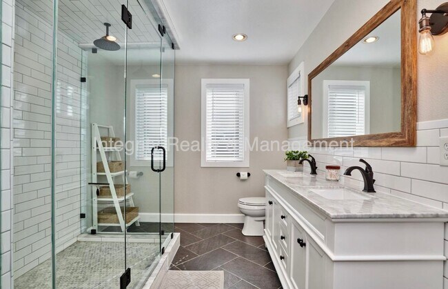 Building Photo - 10337 S Rotherwood Cir