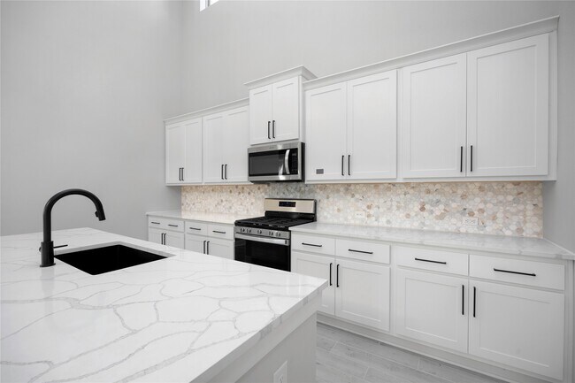 Building Photo - 24130 Elkhorn Gln Ln