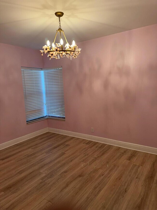 Building Photo - 4529 Carambola Cir S