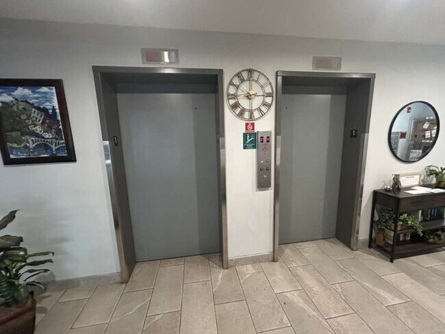 Building Photo - Live the Manayunk lifestyle you’ve been dreaming about — steps from Main Street, minutes from Cen...