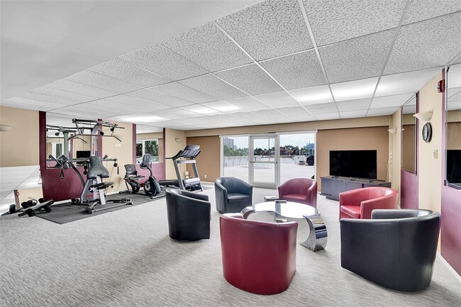 Building Photo - 95 N Birch Rd