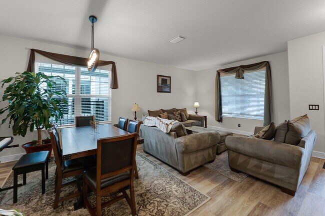 Building Photo - 4920 Blanche Ct