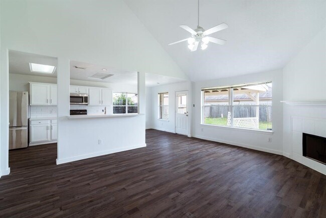 Building Photo - 2707 Troy Dr
