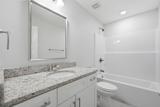 Building Photo - Brand-New 3 Bedroom Townhome in Fort Walton Beach!
