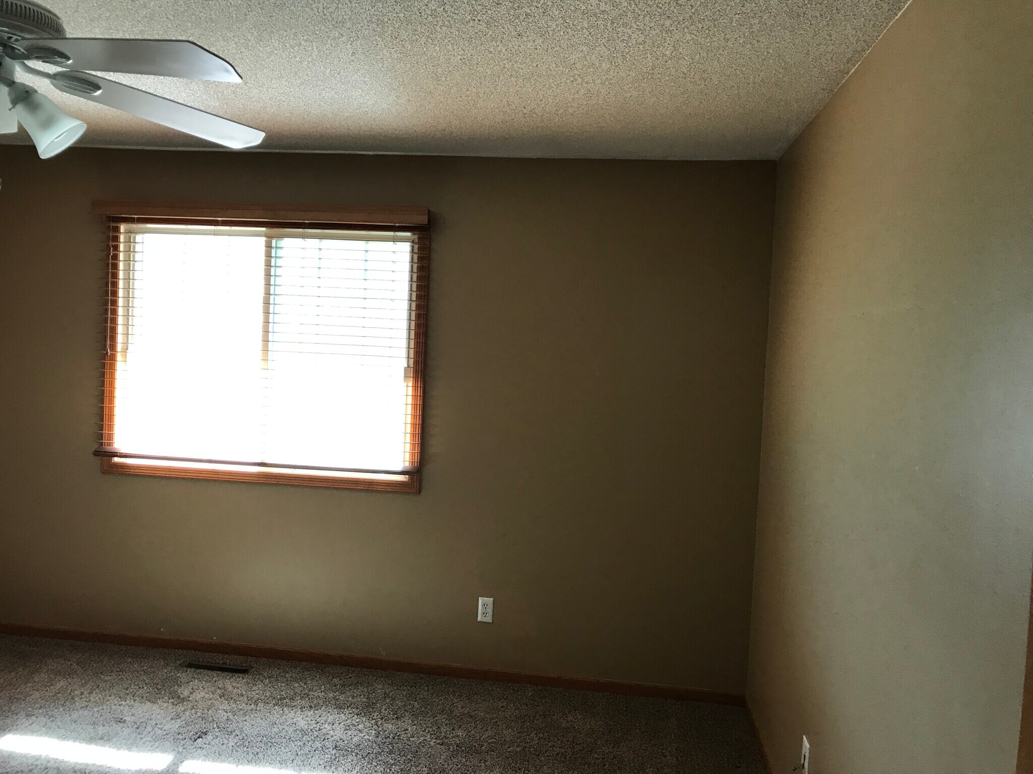 Building Photo - 14179 Plymouth Ave