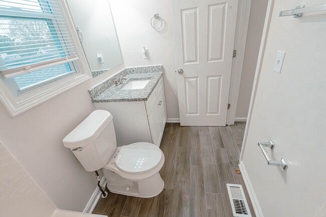 Building Photo - 1195 Kibbe Cir NW