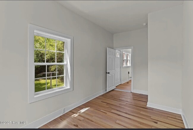 Building Photo - House