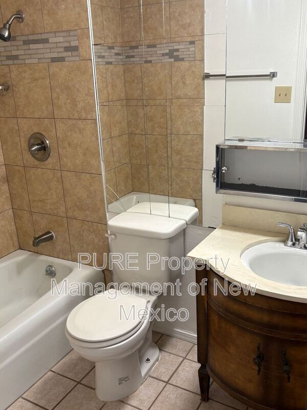 Building Photo - 2701 Texas St NE