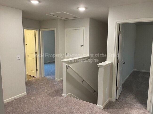 Building Photo - 3824 Miller Dr